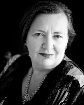 Caroline D’Cruz pianist, accompanist and musical director